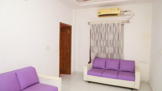 2 Bed Suite Seating - Murali Inn